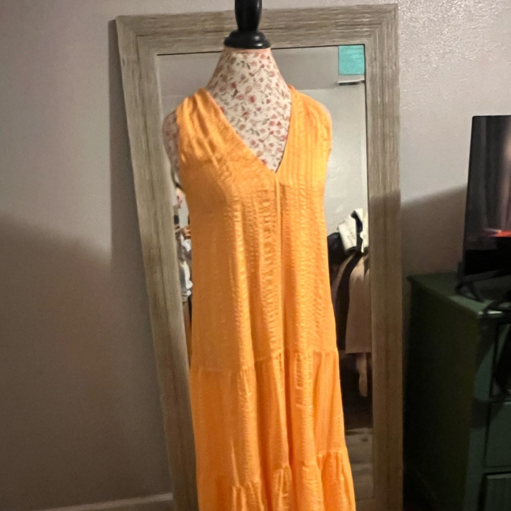 Size small flowy FRAME dress. With tags
